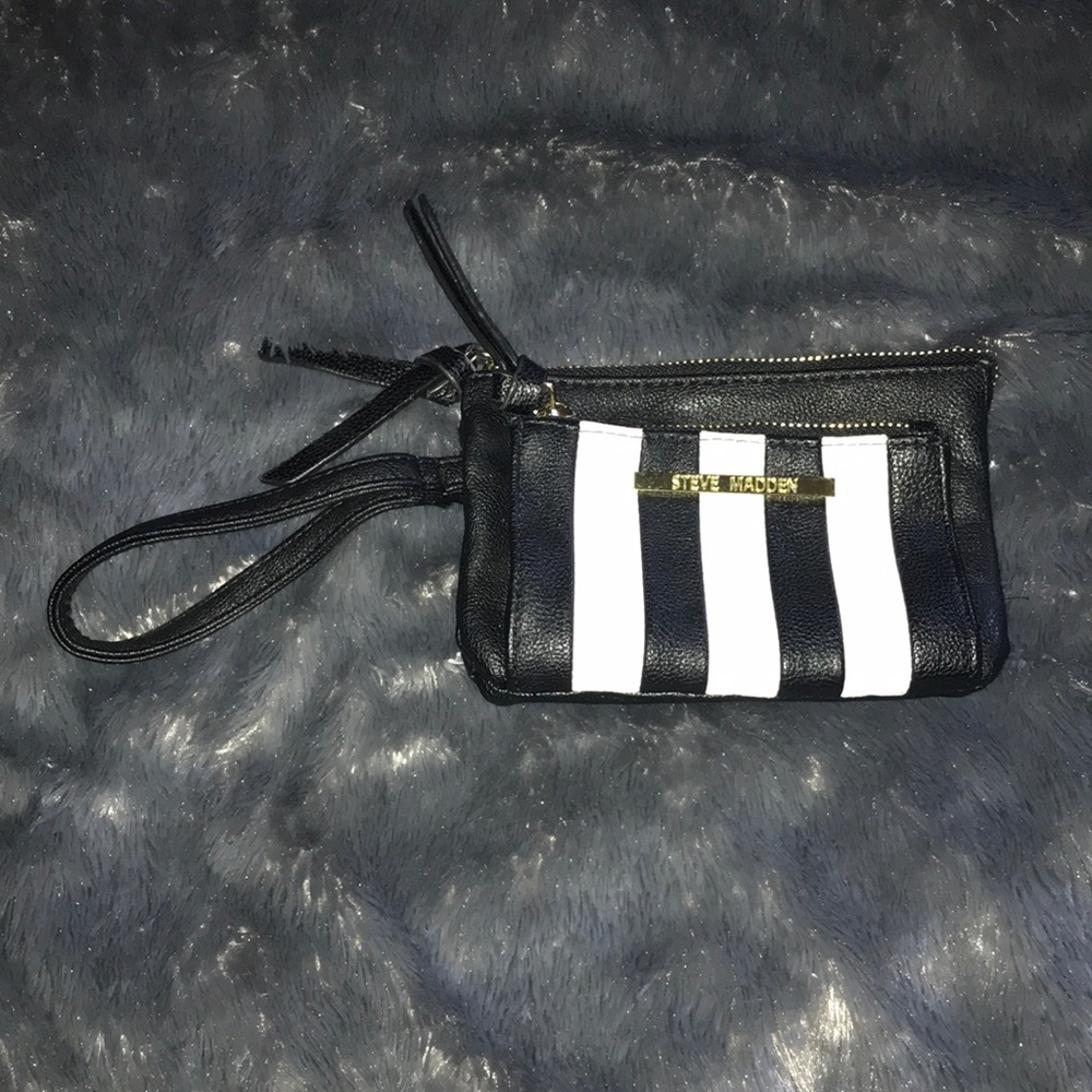 steve madden wristlet